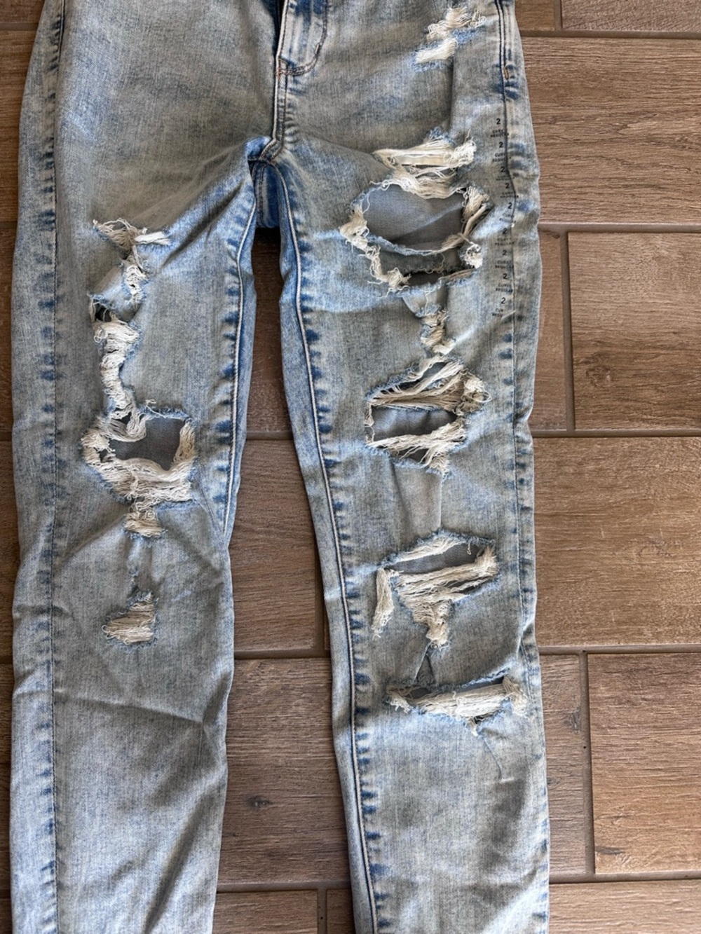 American Eagle Light Blue Stretch Jeans - Size 2 - Picture 2 of 7
